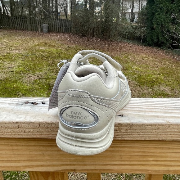 NWT- NEW BALANCE 577 WOMENS WALKING SHOES Size 7.5 - Picture 5 of 16